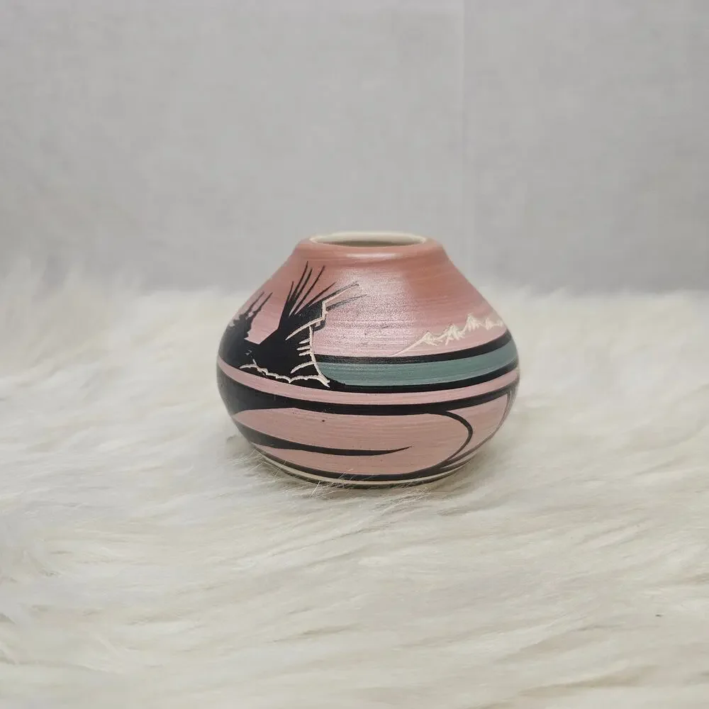 Vintage Native American Navajo hand-etched and painted pottery vase